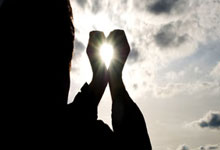 配资炒股推股:中国股票杠杆-投资人疯狂涌入 Anthropic估值暴涨半年升200%